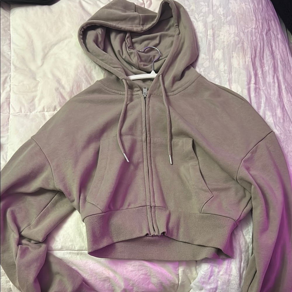 Women's Cropped Hoodie in Gray